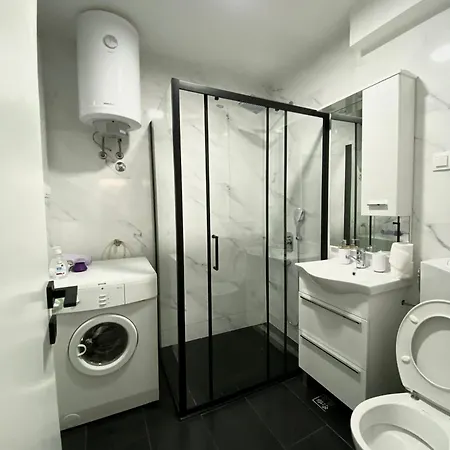 White Hill * موستار